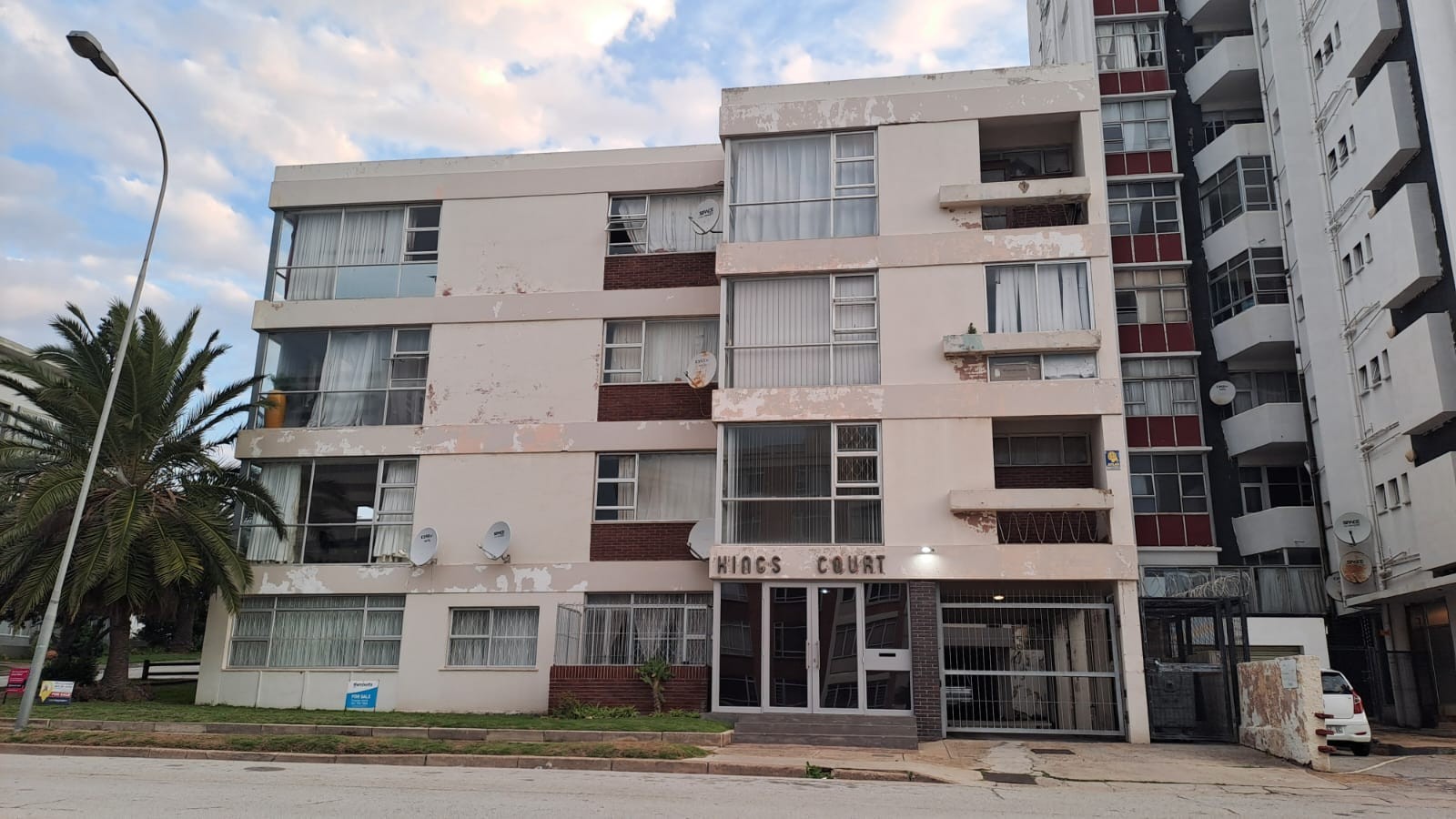 Apartment For Sale in Humewood, Port Elizabeth