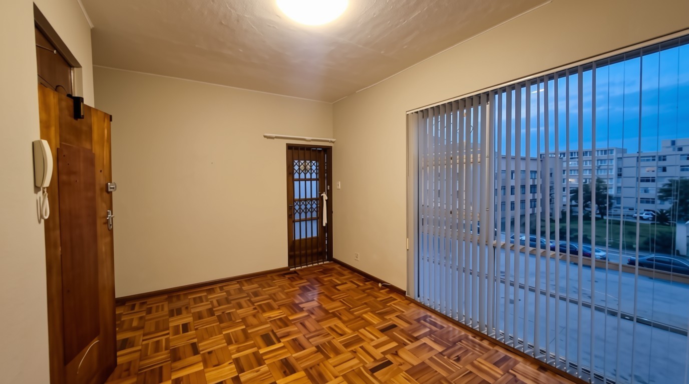 Apartment For Sale in Humewood, Port Elizabeth 2