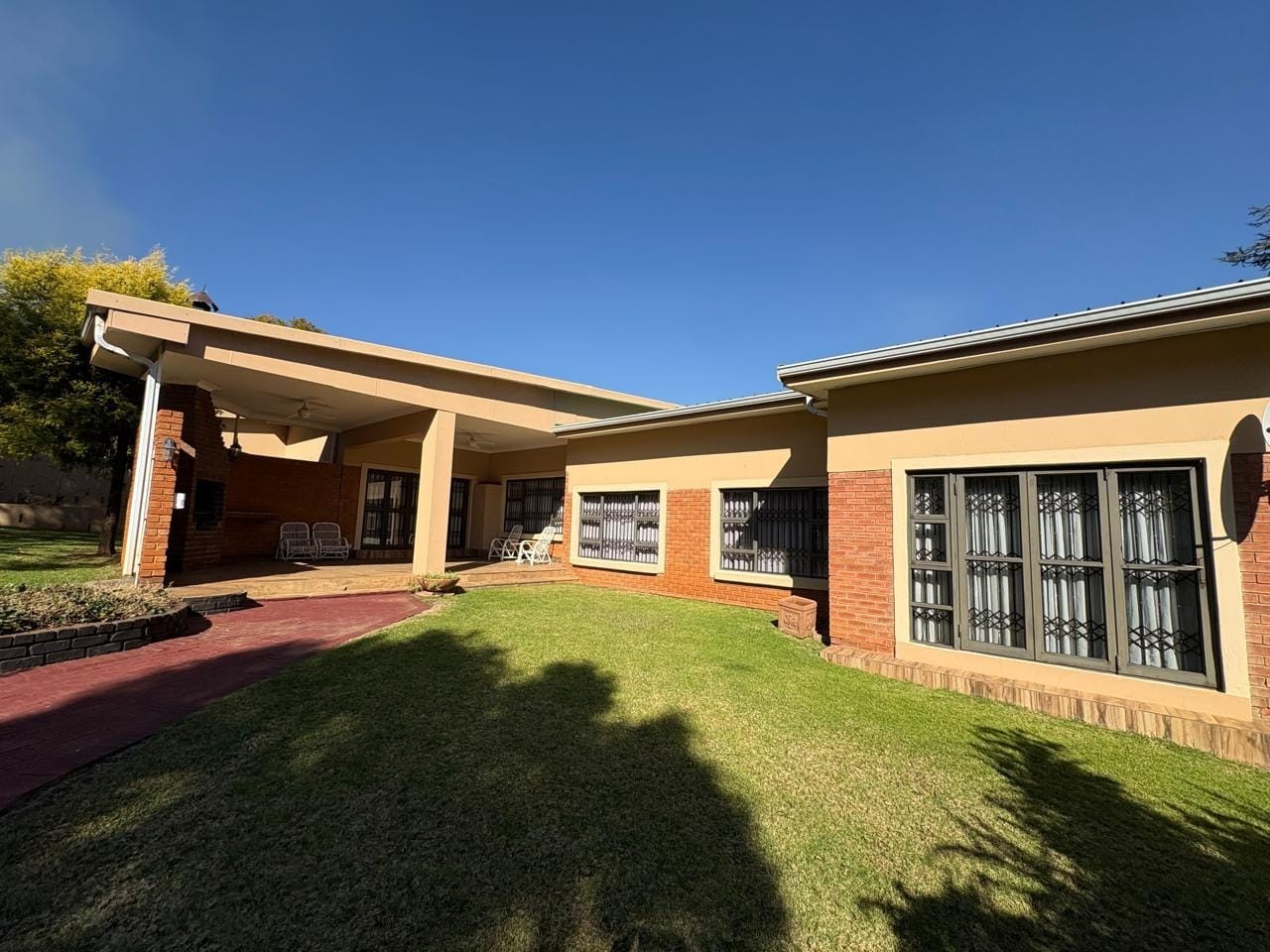 House for sale in Signal Hill, Newcastle, KwaZulu Natal, 2112 m²
