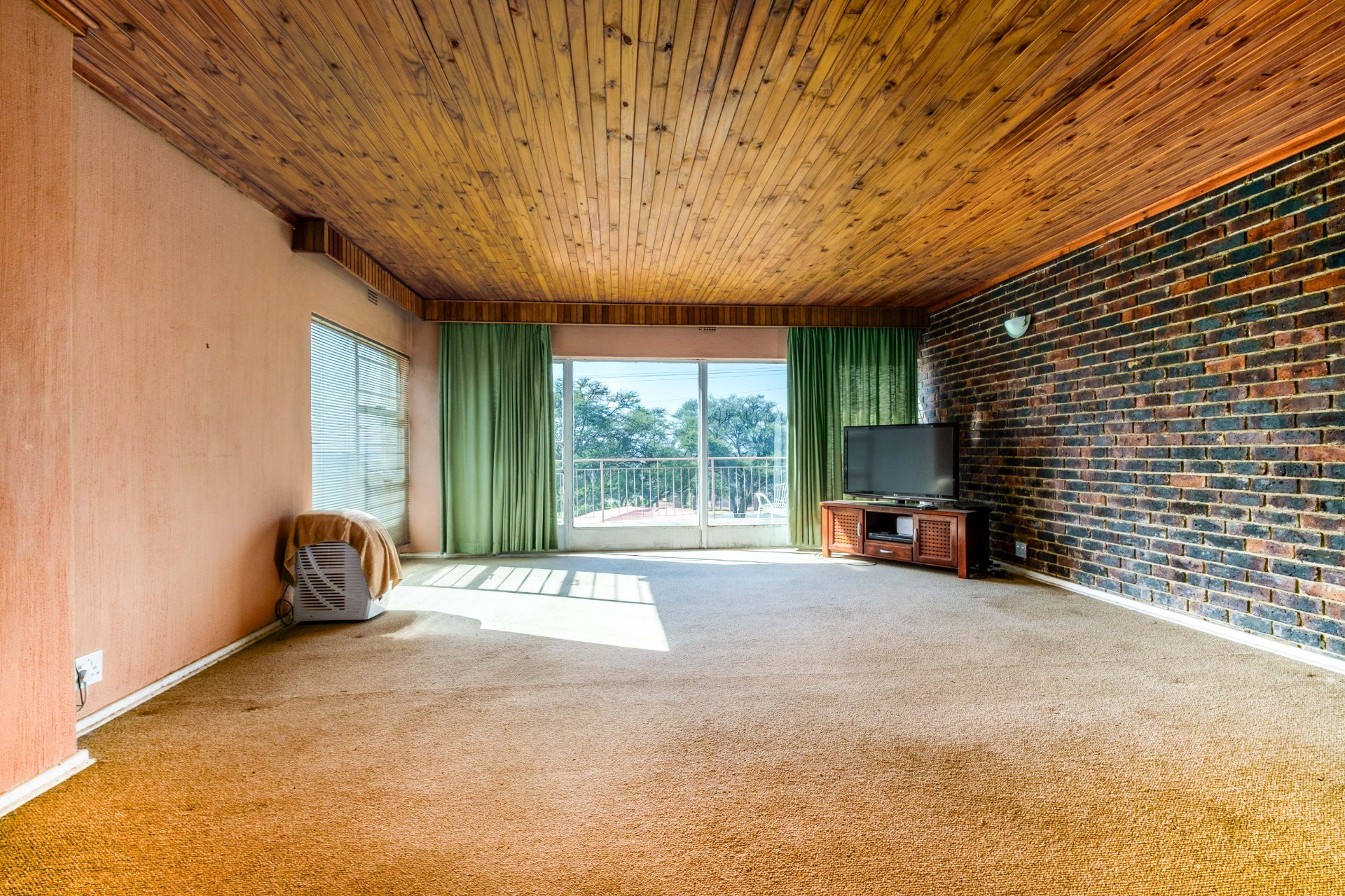 House for sale in Silverfields, Krugersdorp, 315 m²