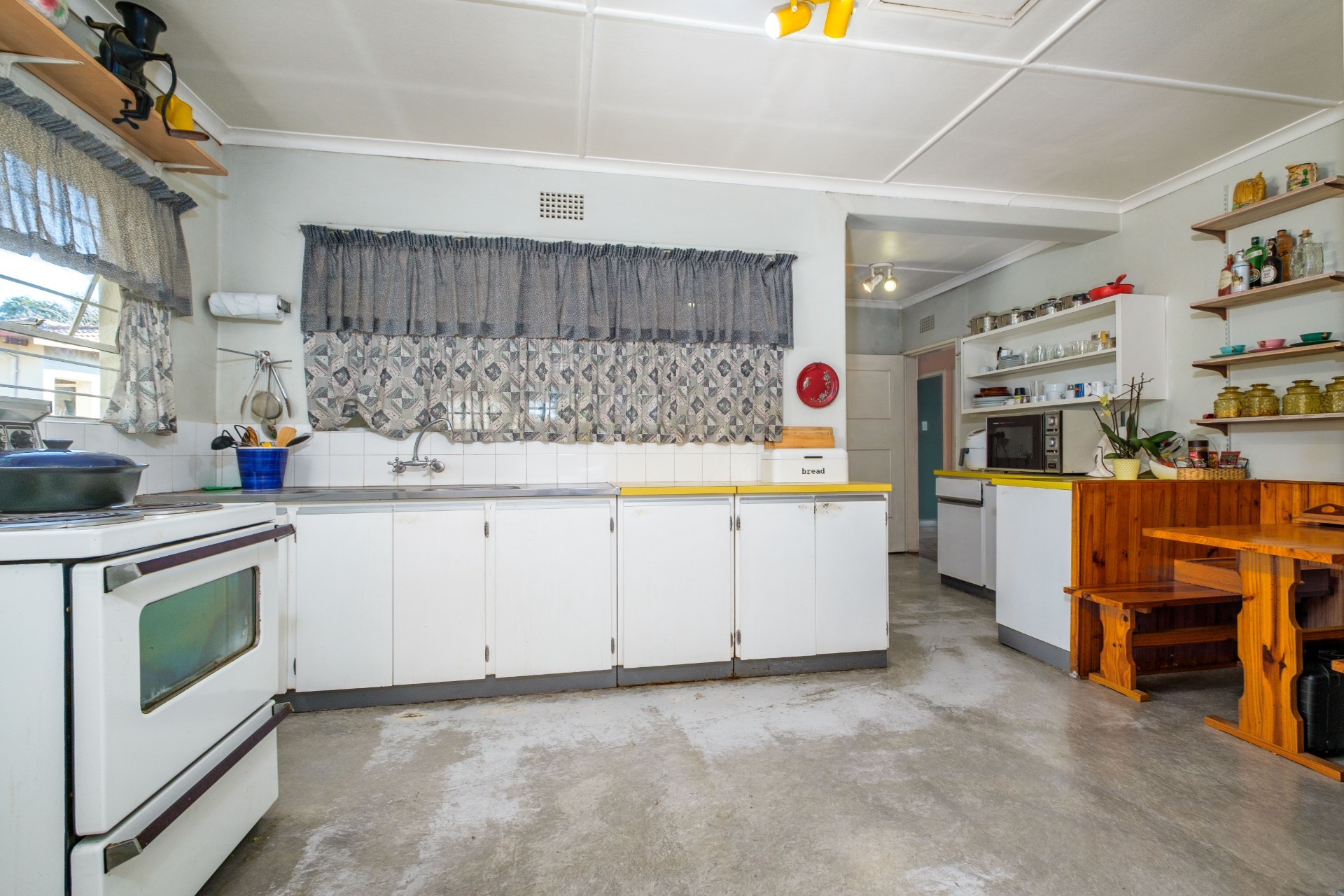 House for sale in Silverfields, Krugersdorp, 315 m²