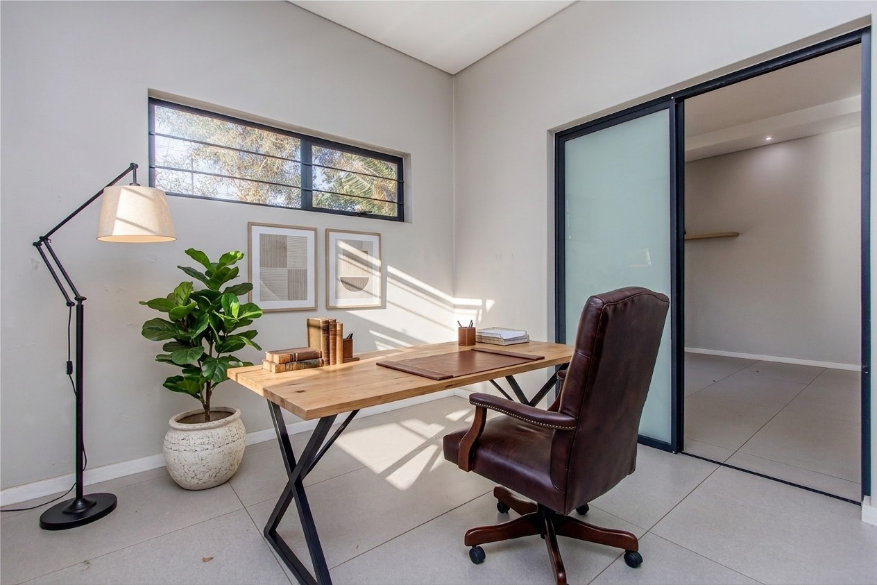 House for sale in Northcliff, Randburg, 382 m²