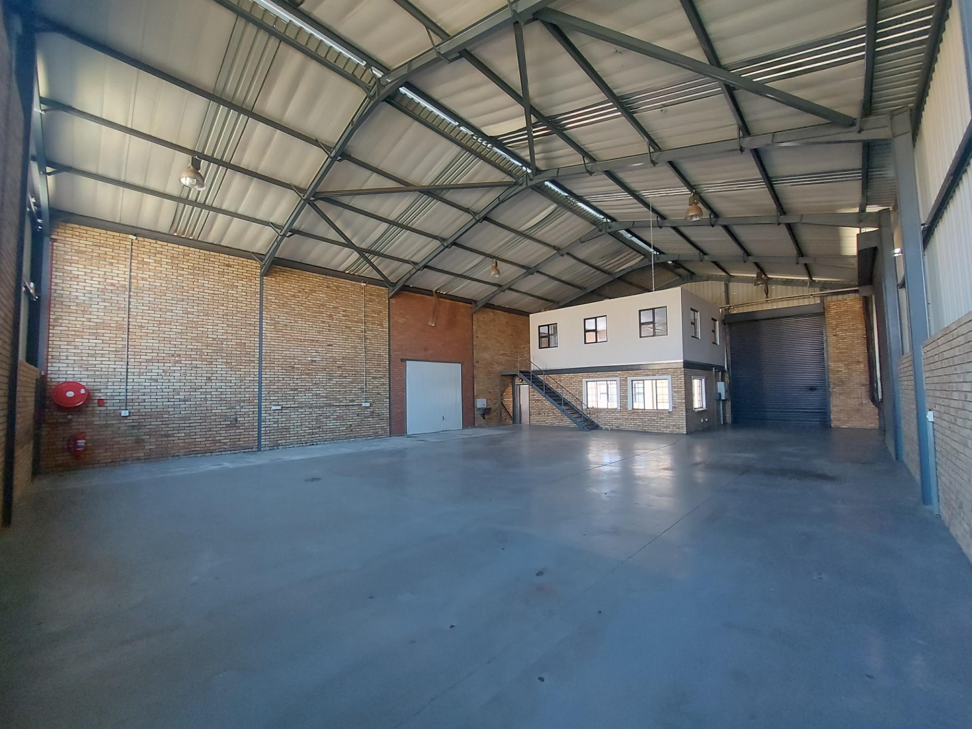 Warehouse For Rent in Roodepoort, Johannesburg 3
