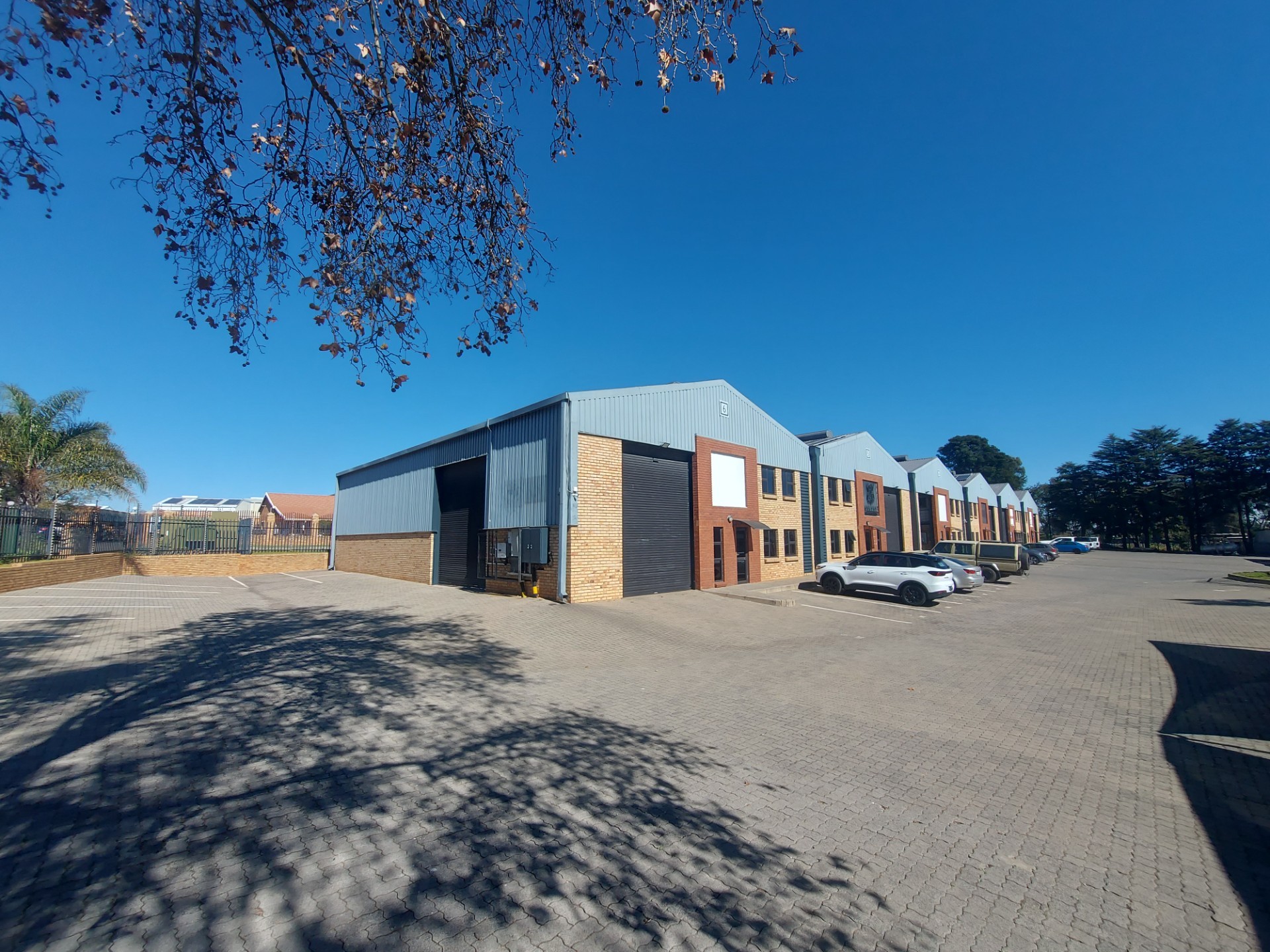 Warehouse For Rent in Roodepoort, Johannesburg