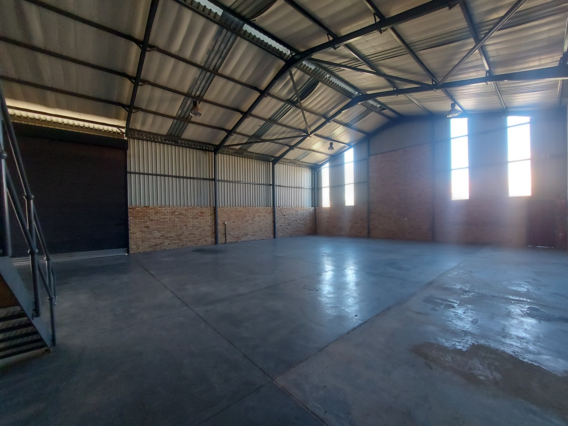Warehouse For Rent in Roodepoort, Johannesburg 4