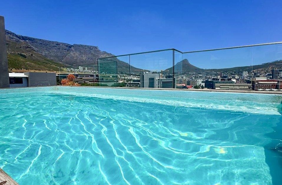 Apartment for sale in Woodstock, Cape Town, 61 m²
