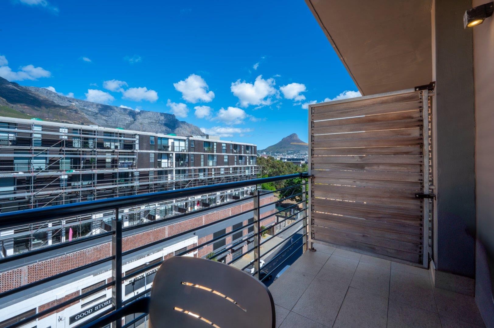 Apartment for sale in Woodstock, Cape Town, 61 m²