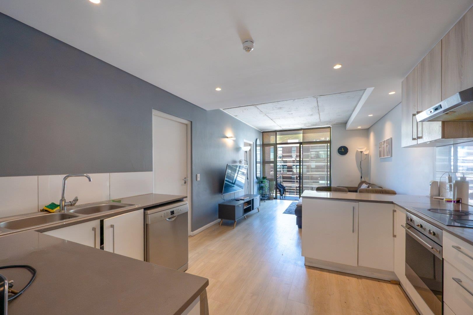 Apartment For Sale in Woodstock, Cape Town
