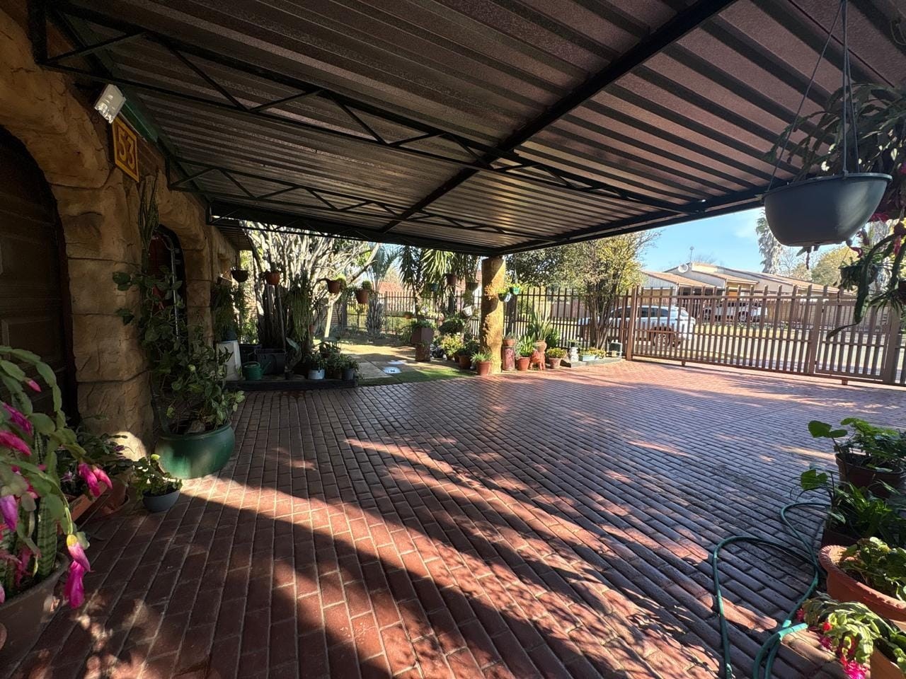 House for sale in Pioneer Park, Newcastle, KwaZulu Natal, 980 m²