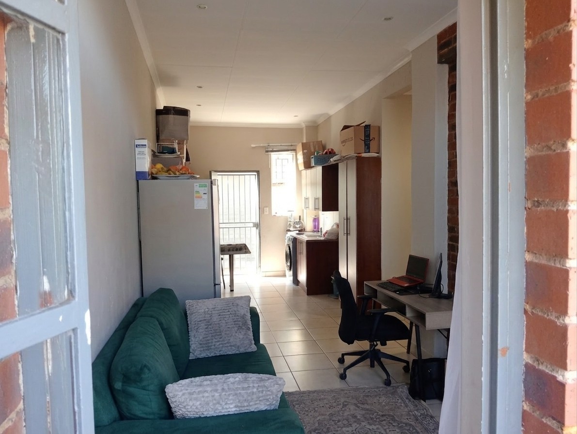 Apartment for sale in Buccleuch, Sandton, 59 m²