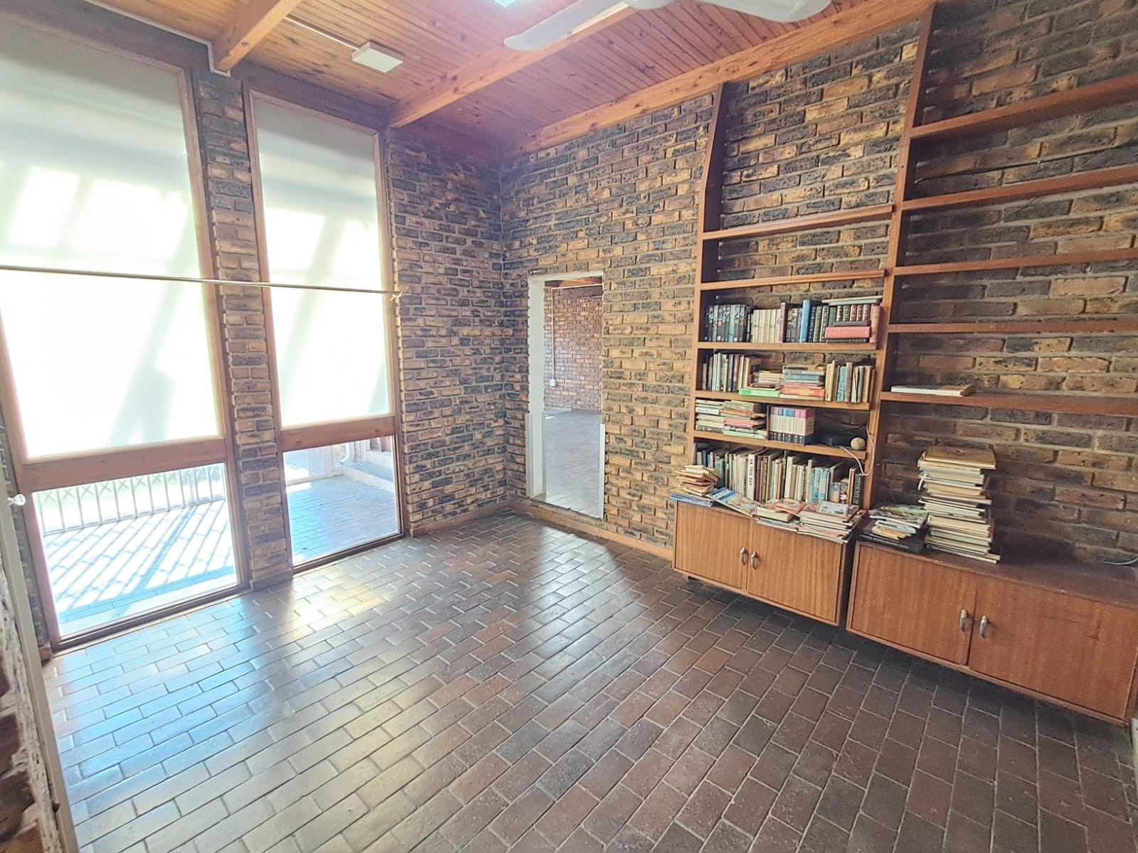 House for sale in Wierda Park, Centurion, 550 m²
