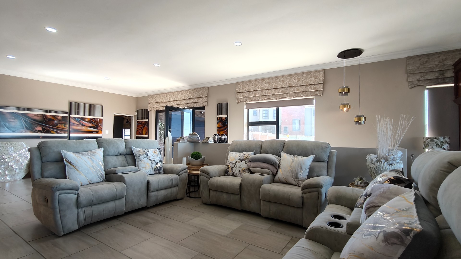 House for sale in Island View, Mossel Bay, 294 m²