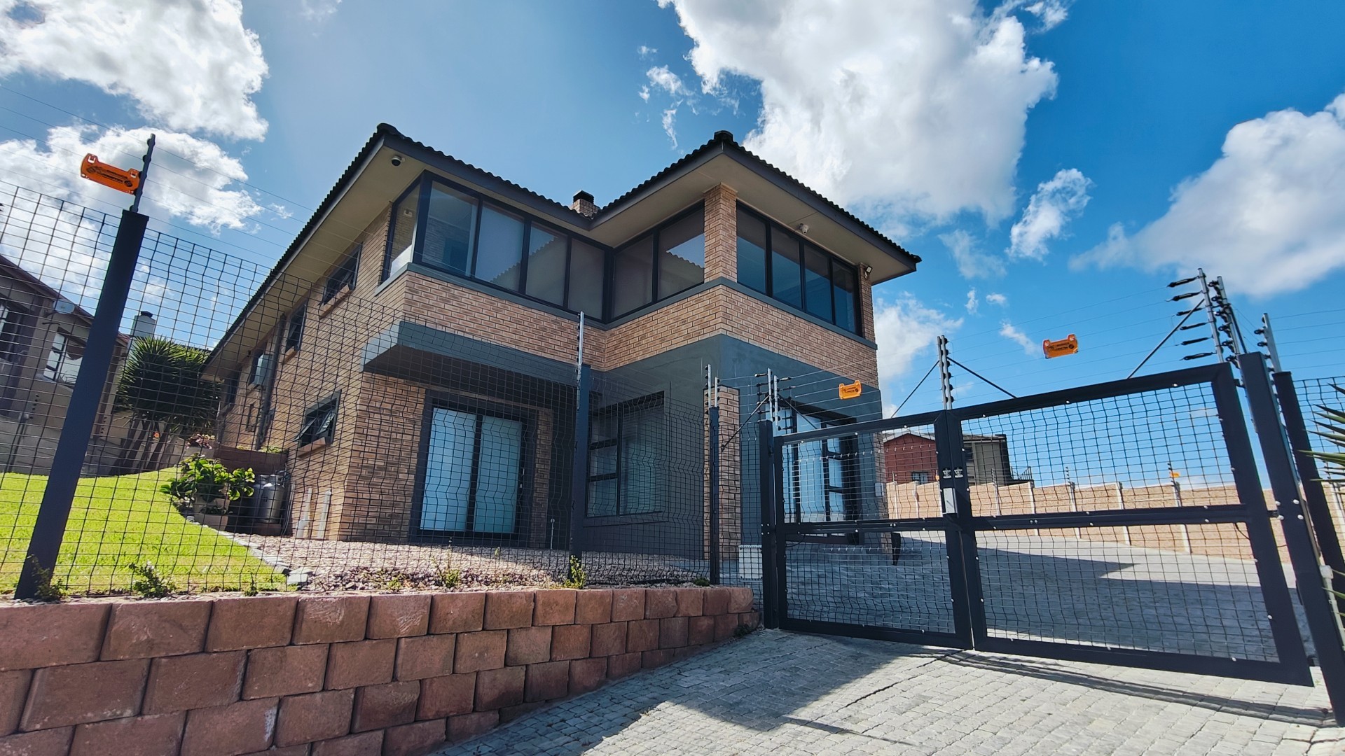 House for sale in Island View, Mossel Bay, 294 m²