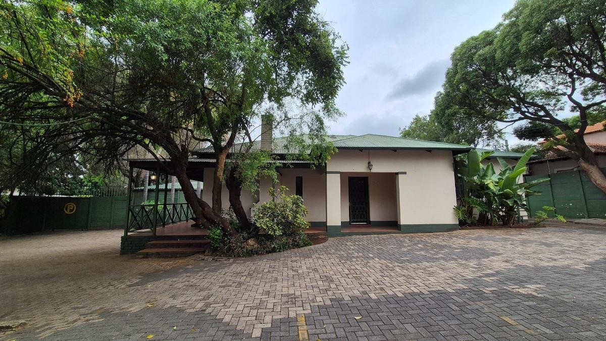 Commercial Property for sale in Brooklyn, Pretoria, 150 m²
