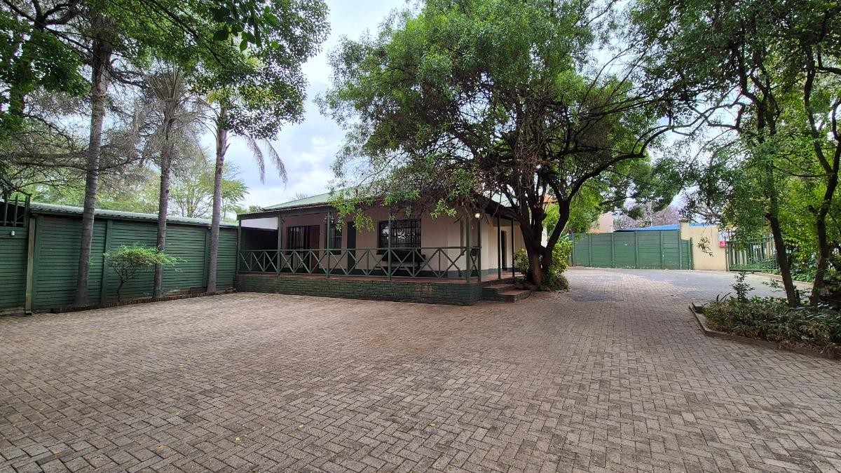 Commercial Property for sale in Brooklyn, Pretoria, 150 m²