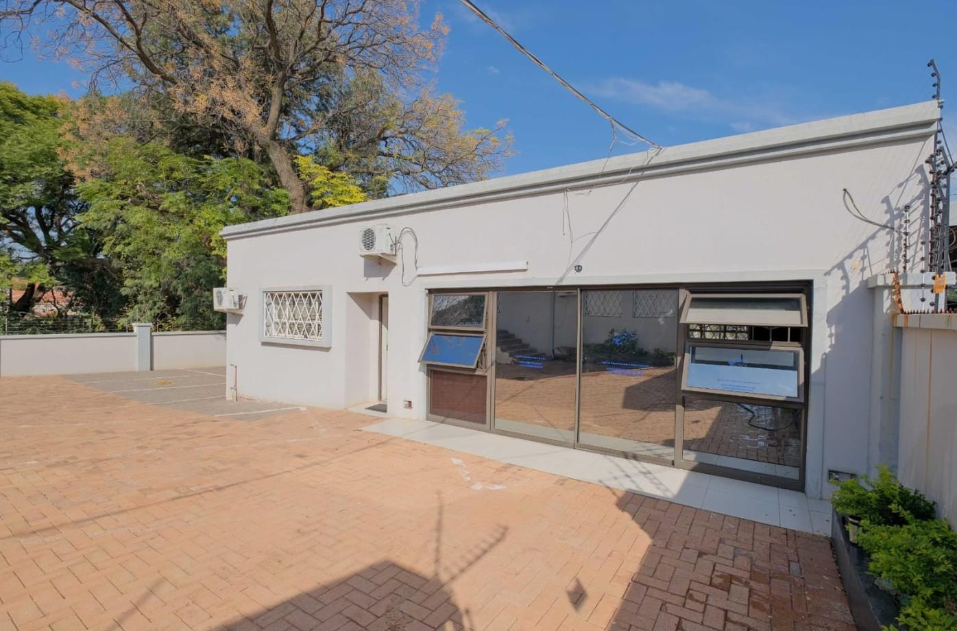 Commercial Property for sale in Nieuw Muckleneuk, Pretoria, 630 m²