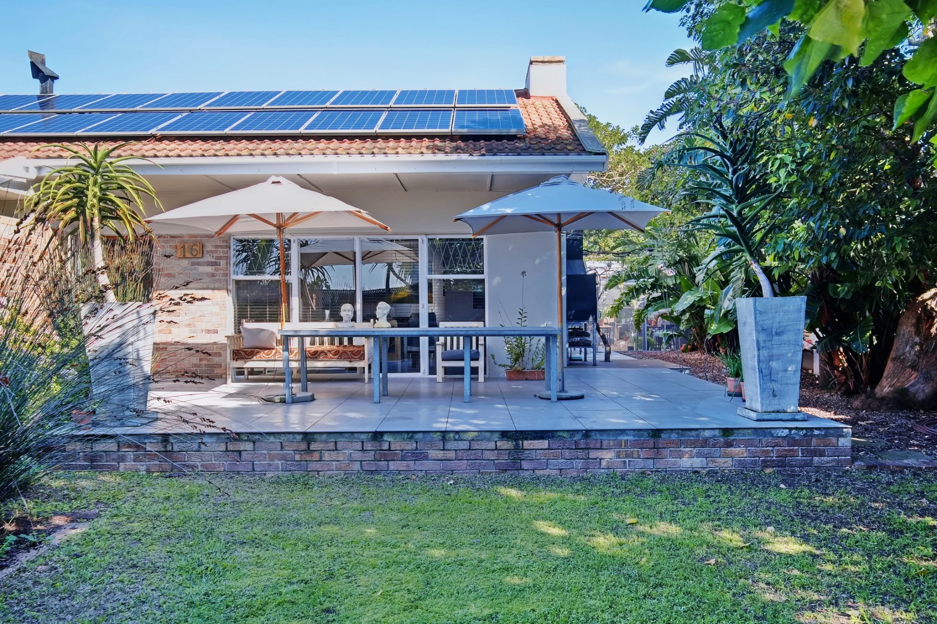 House for sale in Summerstrand, Port Elizabeth, 1343 m²