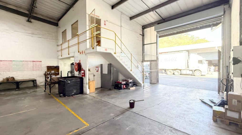 Warehouse for rent in Durban North, KwaZulu Natal, 552 m²