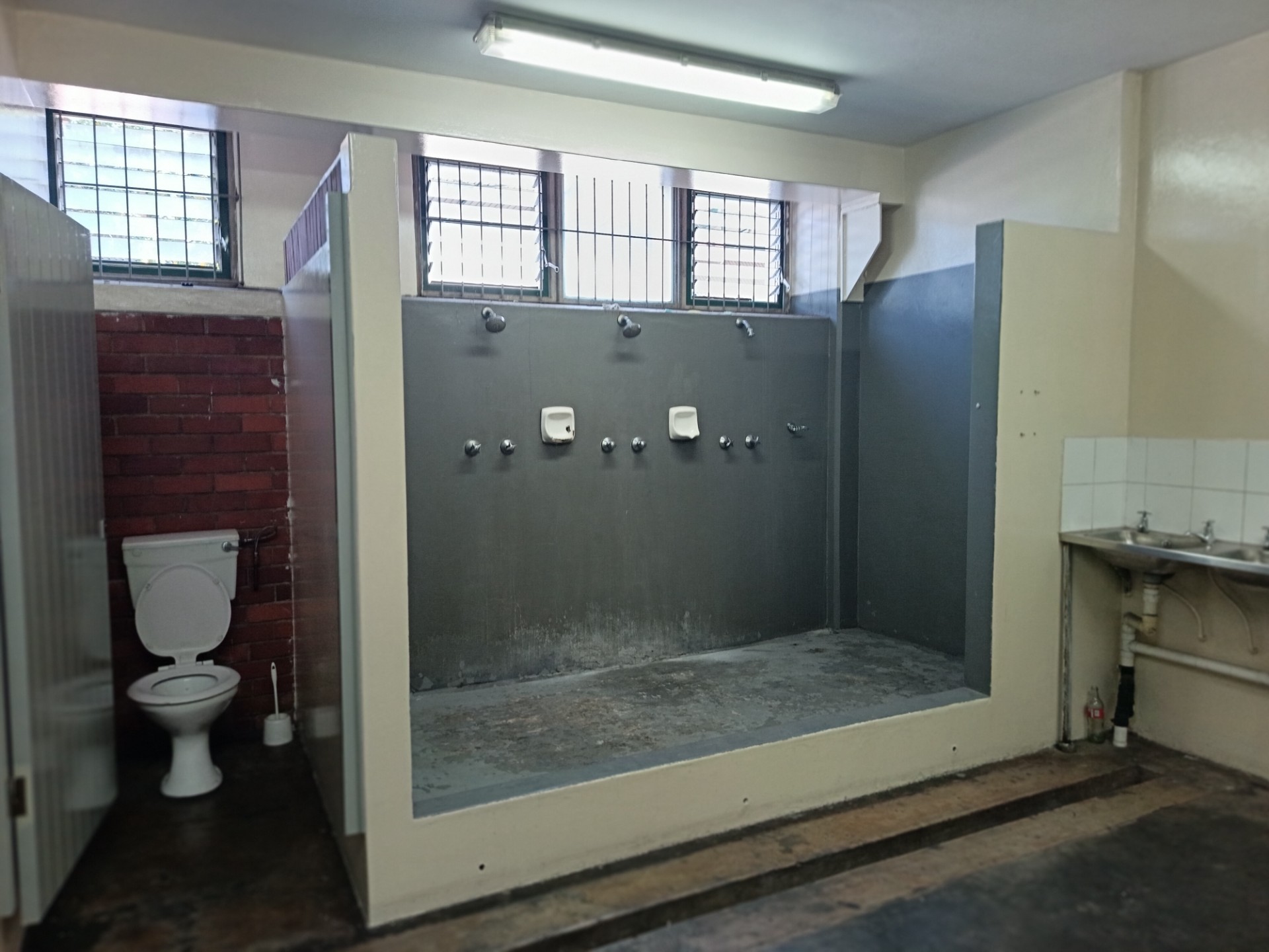 Warehouse for rent in Pinetown North Industria, Pinetown, KwaZulu Natal, 1370 m²