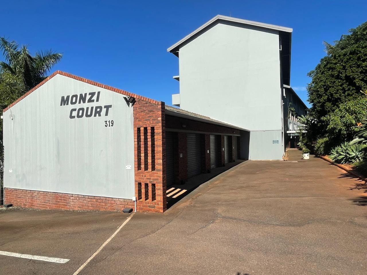 Apartment for sale in Glenwood, Durban, KwaZulu Natal, 111 Monzi Court (2nd floor), Monzi Court, 319 Clark Road, Glenwood, Durban, KwaZulu Natal, 90 m²