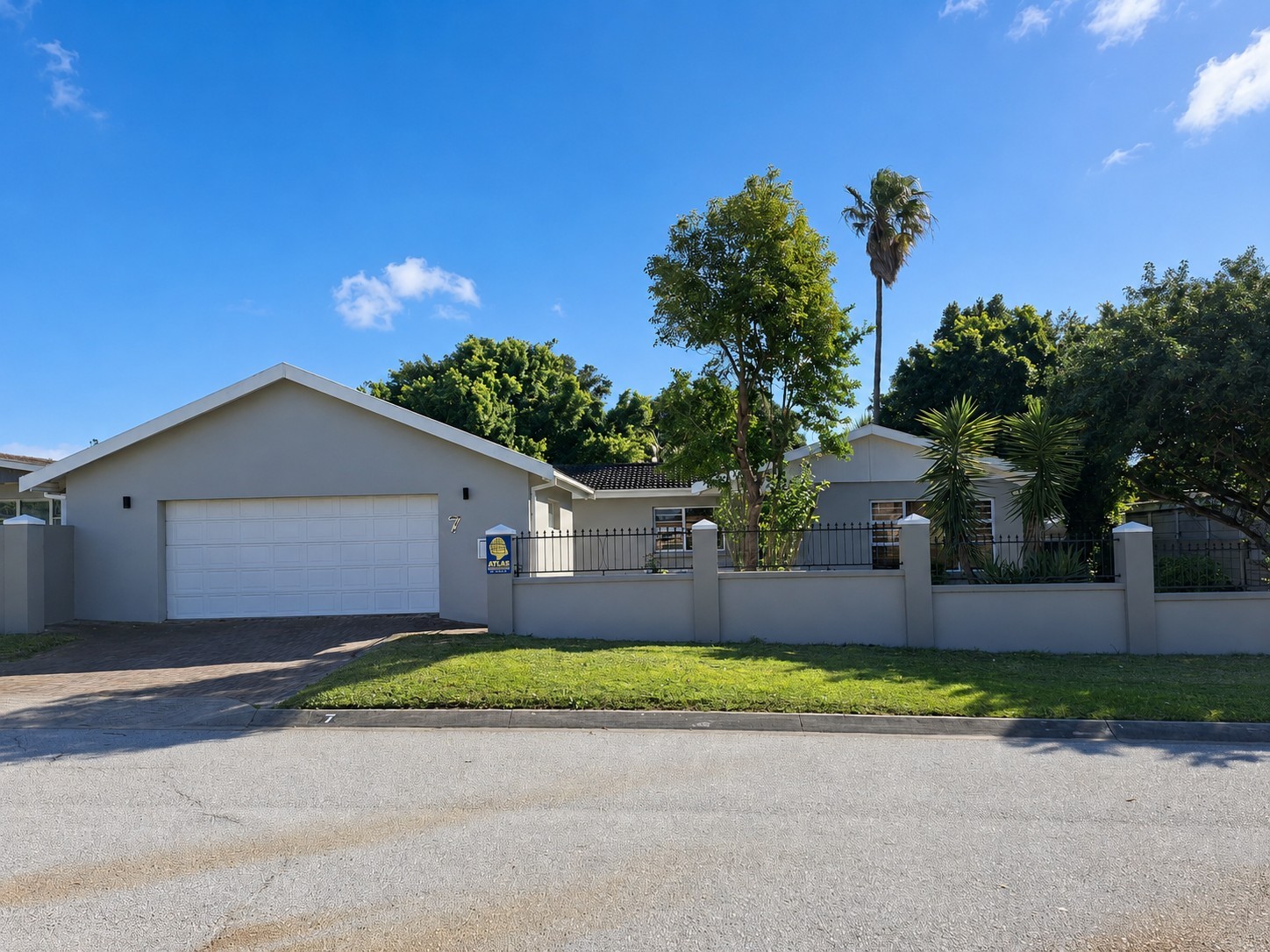 House for sale in Lorraine, Port Elizabeth, 1031 m²