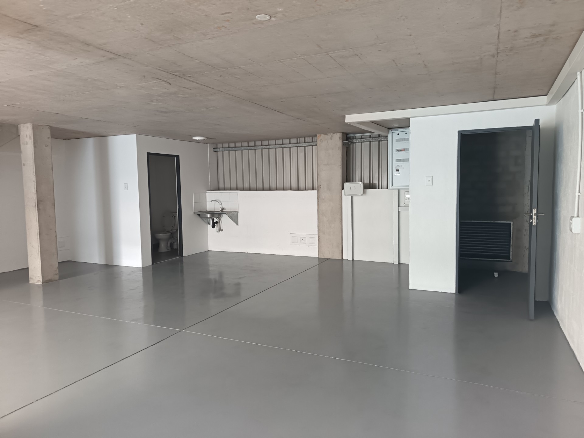Warehouse for rent in Cornubia, KwaZulu Natal, 180 m²