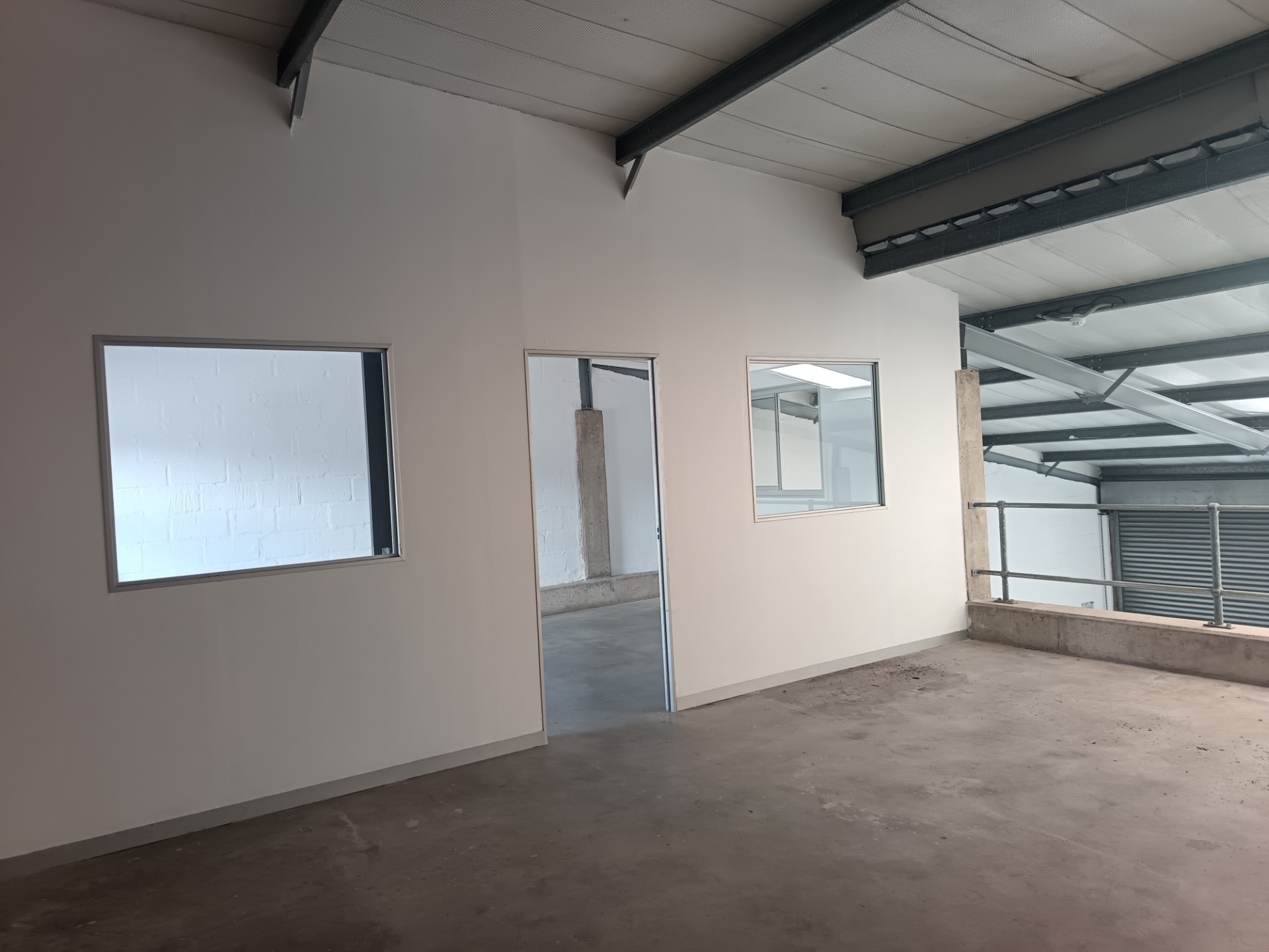 Warehouse for sale in Cornubia, KwaZulu Natal, 180 m²