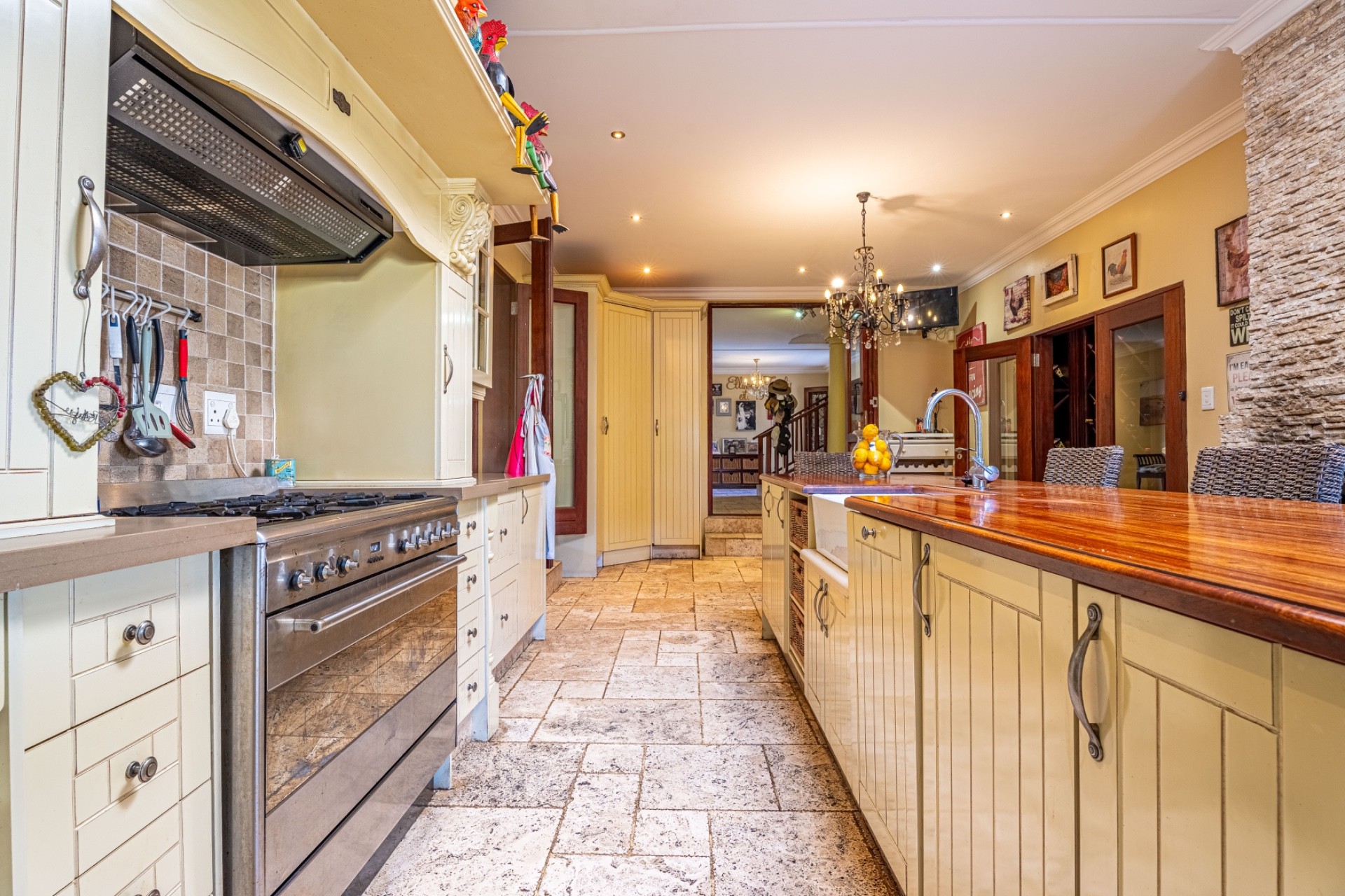 House for sale in Kyalami Estate, Kyalami, Midrand, 598 m²