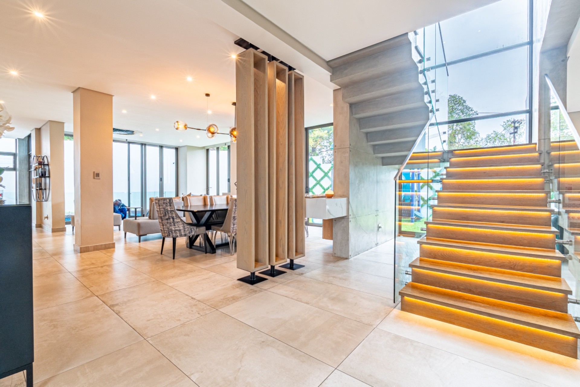 House for sale in Sandown, Sandton, 430 m²