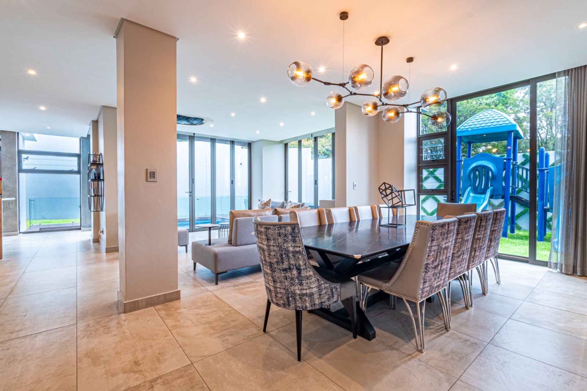 House for sale in Sandown, Sandton, 430 m²