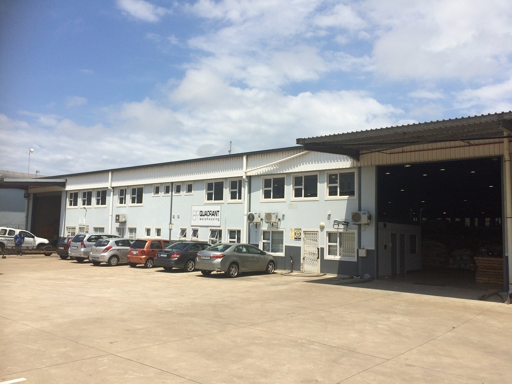 Warehouse for rent in Briardene, Durban, KwaZulu Natal, 1069 m²