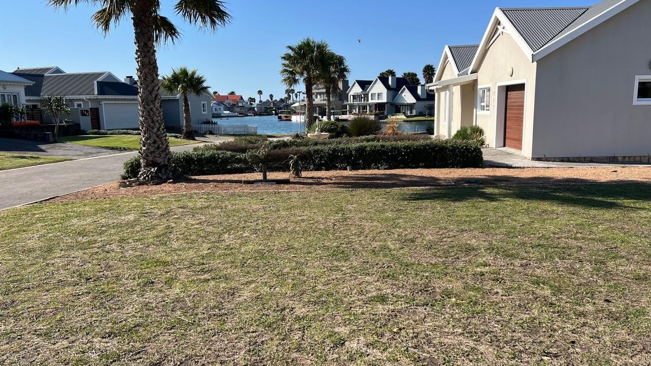 Vacant Land for sale in Marina Martinique, Jeffreys Bay, 589 m²