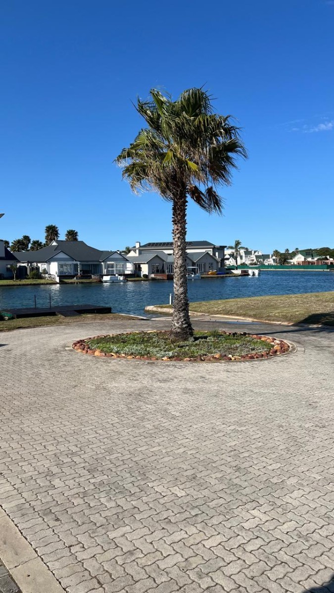 Vacant Land for sale in Marina Martinique, Jeffreys Bay, 589 m²
