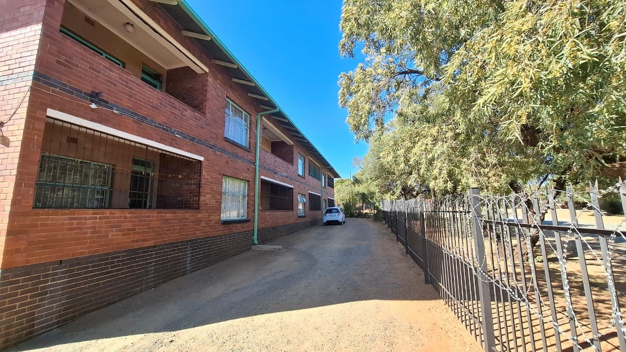Apartment Block for sale in Hartswater, 3318 m²
