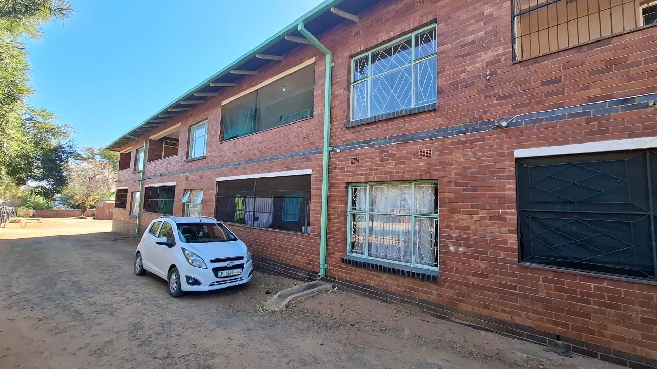 Apartment Block for sale in Hartswater, 3318 m²