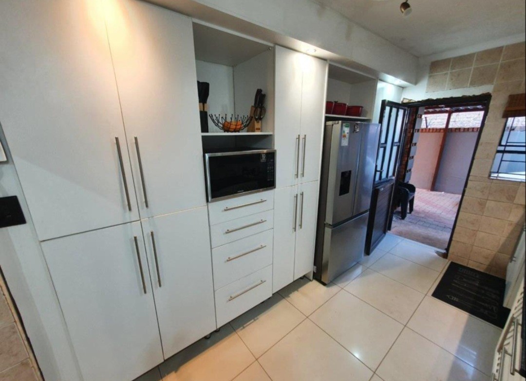 House for sale in The Orchards, Akasia, 320 m²