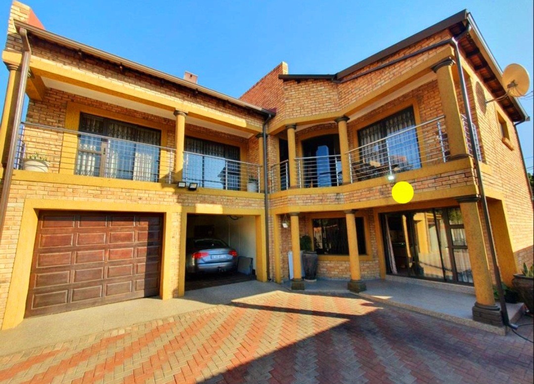 House for sale in The Orchards, Akasia, 320 m²