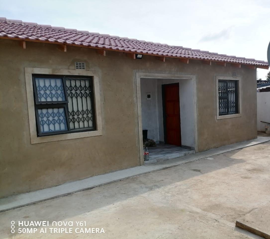 1 Room To Rent in Zola, Soweto