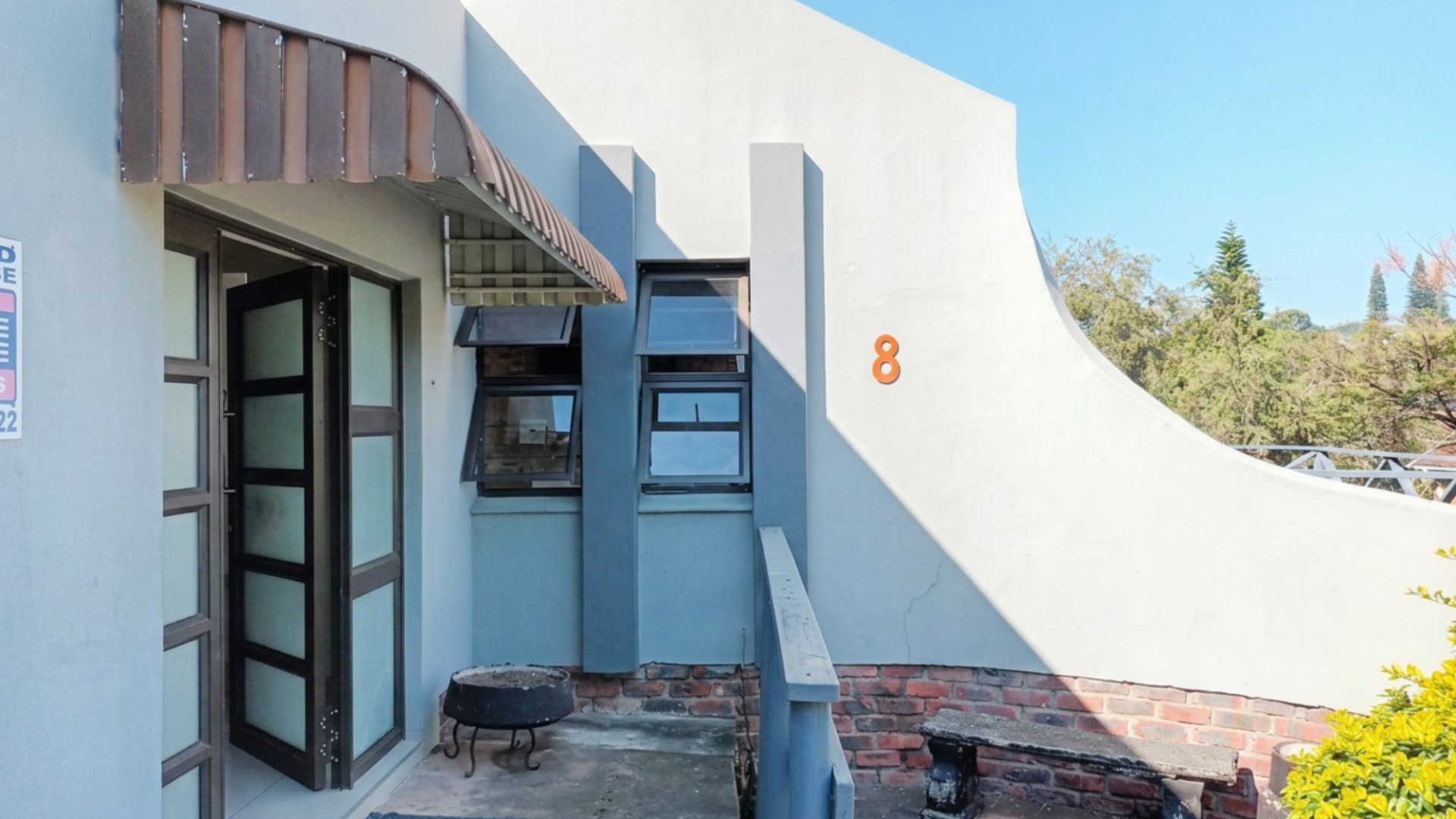 House for sale in Blue Bend, East London, 988 m²