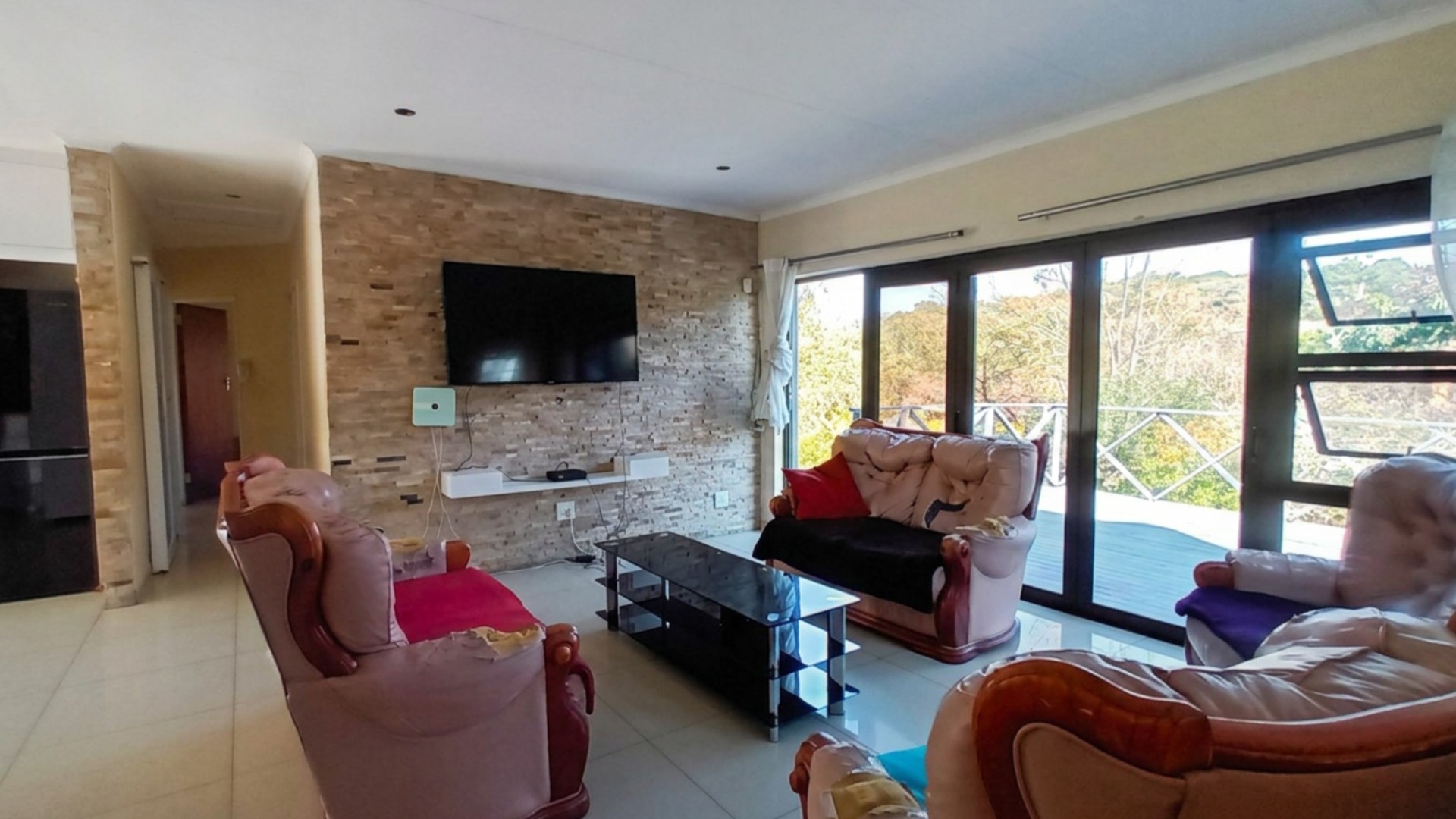 House for sale in Blue Bend, East London, 988 m²