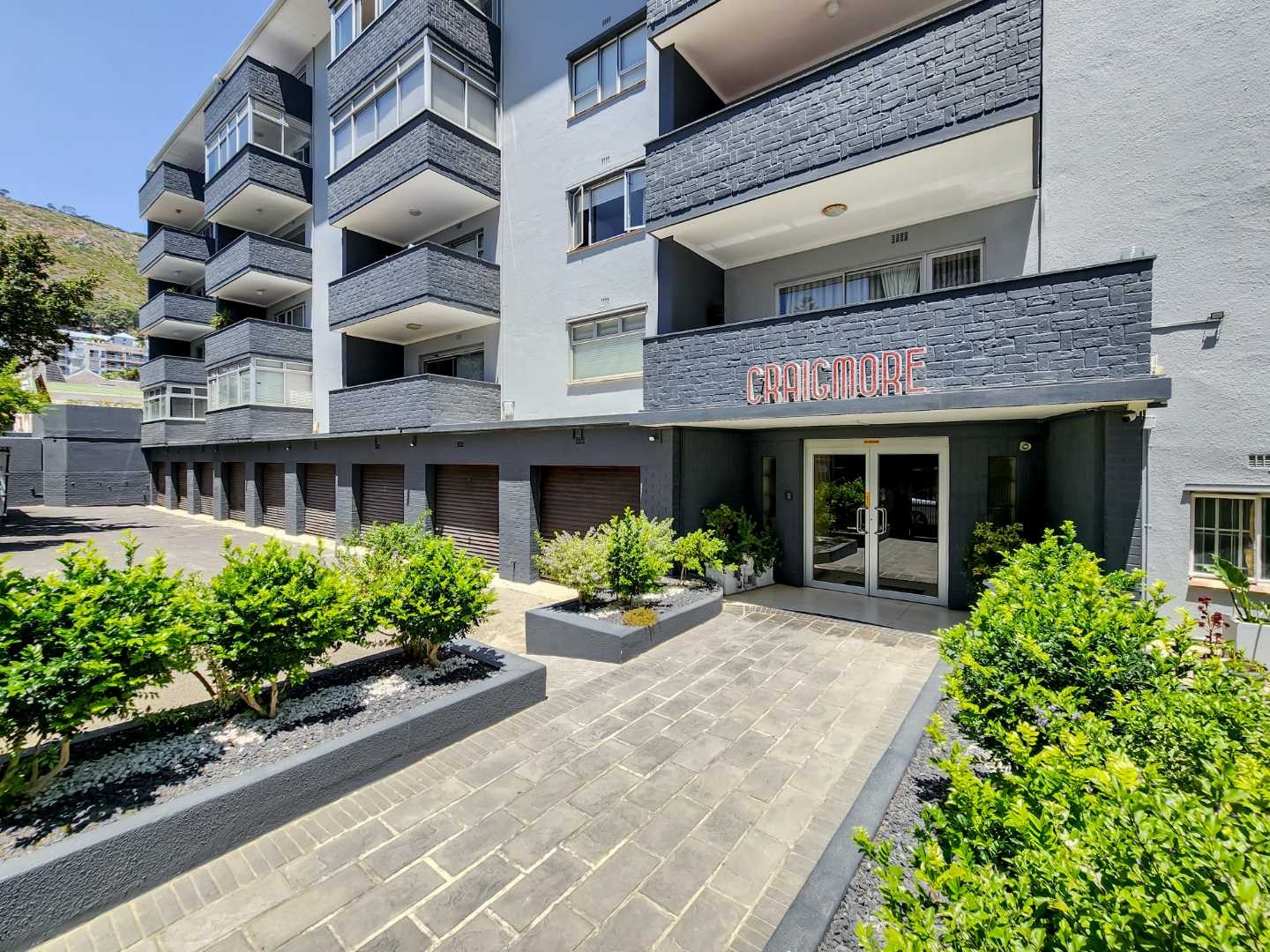 Excellent Position with Three Bedrooms For Sale in Sea Point, Plus a Garage