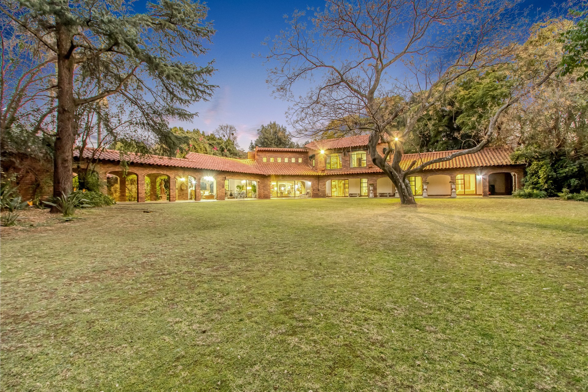 House for sale in Hurlingham, Sandton, 504 m²