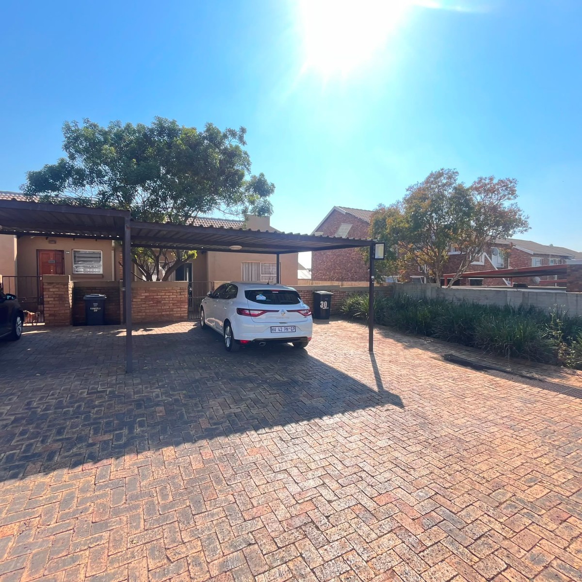 Townhouse For Sale in Heuwelsig Estate Centurion Gauteng 4