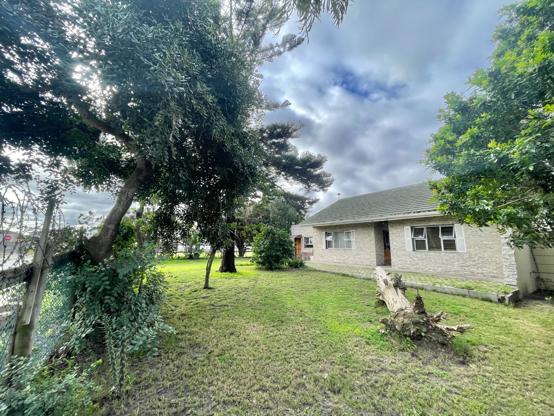 Small Holding for sale in Schaapkraal, Philippi, Cape Town, 270 m²