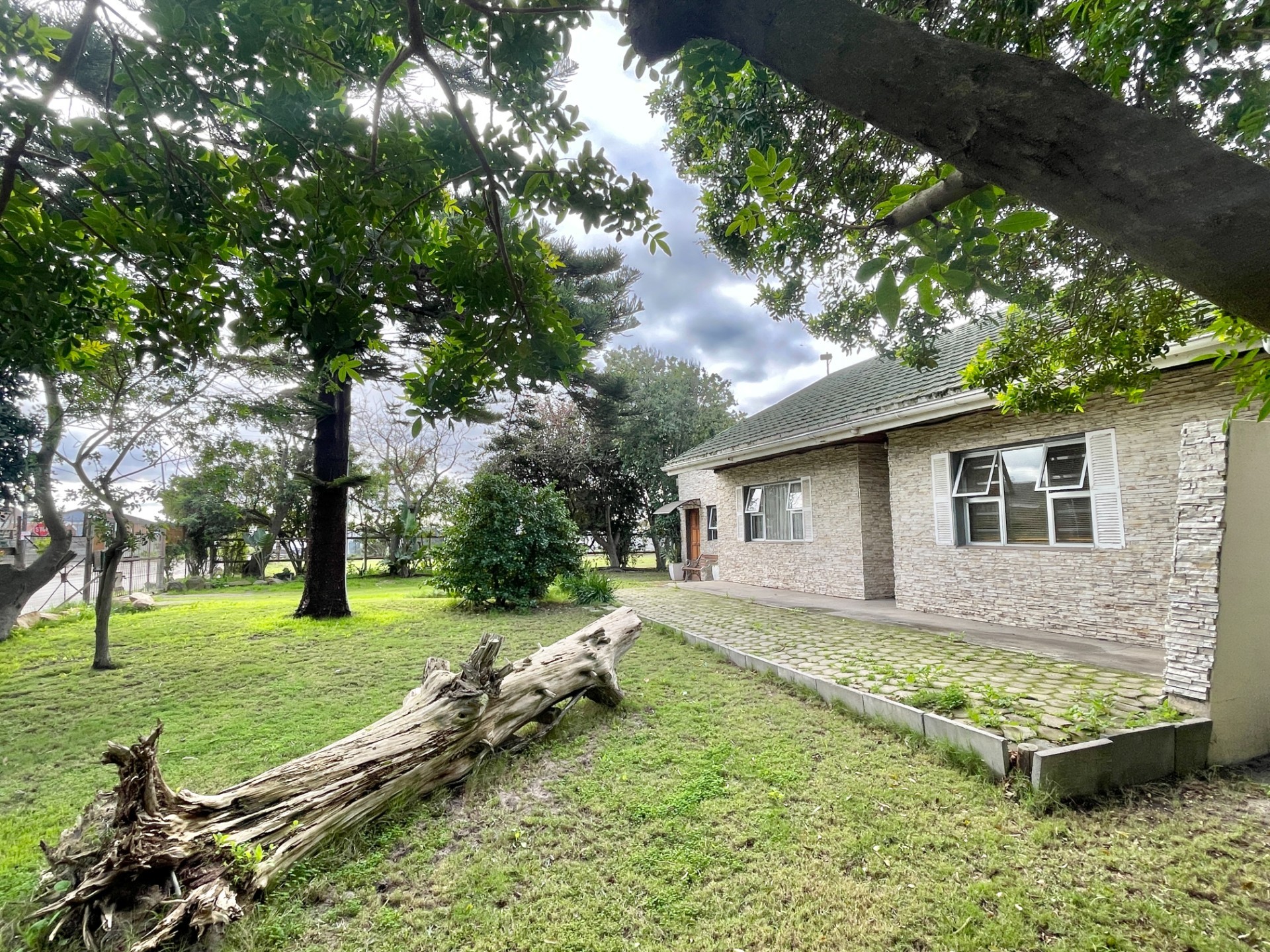 Small Holding for sale in Schaapkraal, Philippi, Cape Town, 270 m²