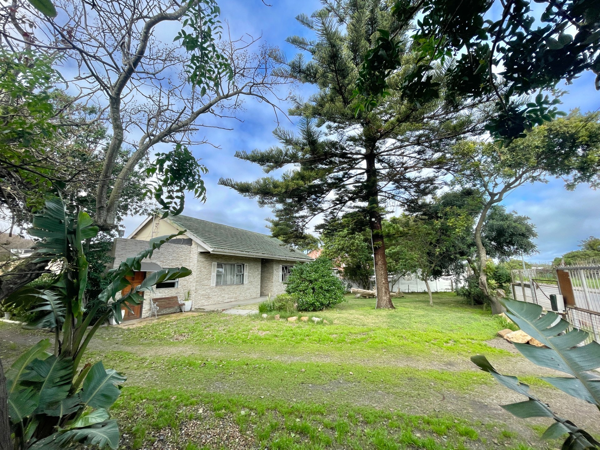 Small Holding for sale in Schaapkraal, Philippi, Cape Town, 270 m²