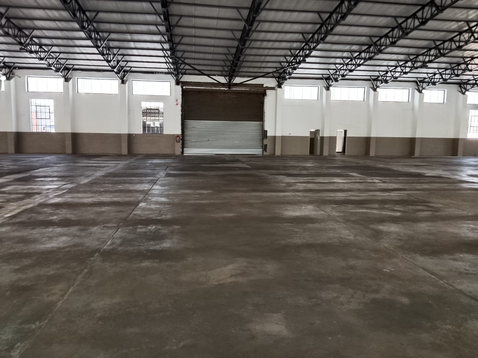 Warehouse for rent in Benoni South, Benoni, 2117 m²