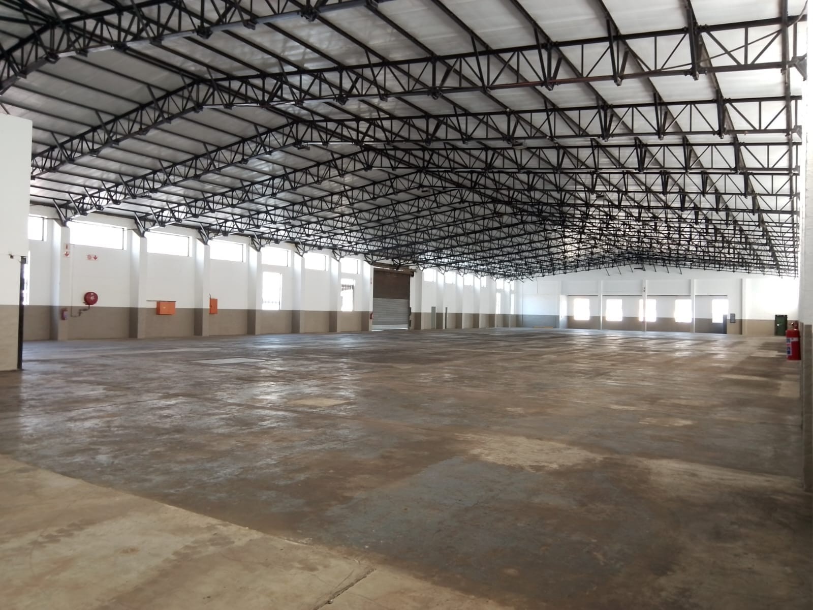 Warehouse for rent in Benoni South, Benoni, 2117 m²