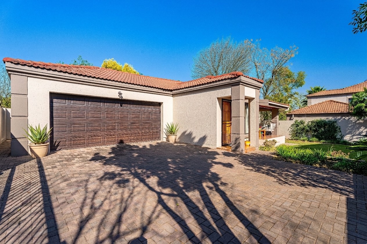 Townhouse for sale in Douglasdale, Sandton, 80 CR, Fontana Della Vita, 1987 Fontana Della Vita Street, Douglasdale, Sandton, Gauteng, 338 m²