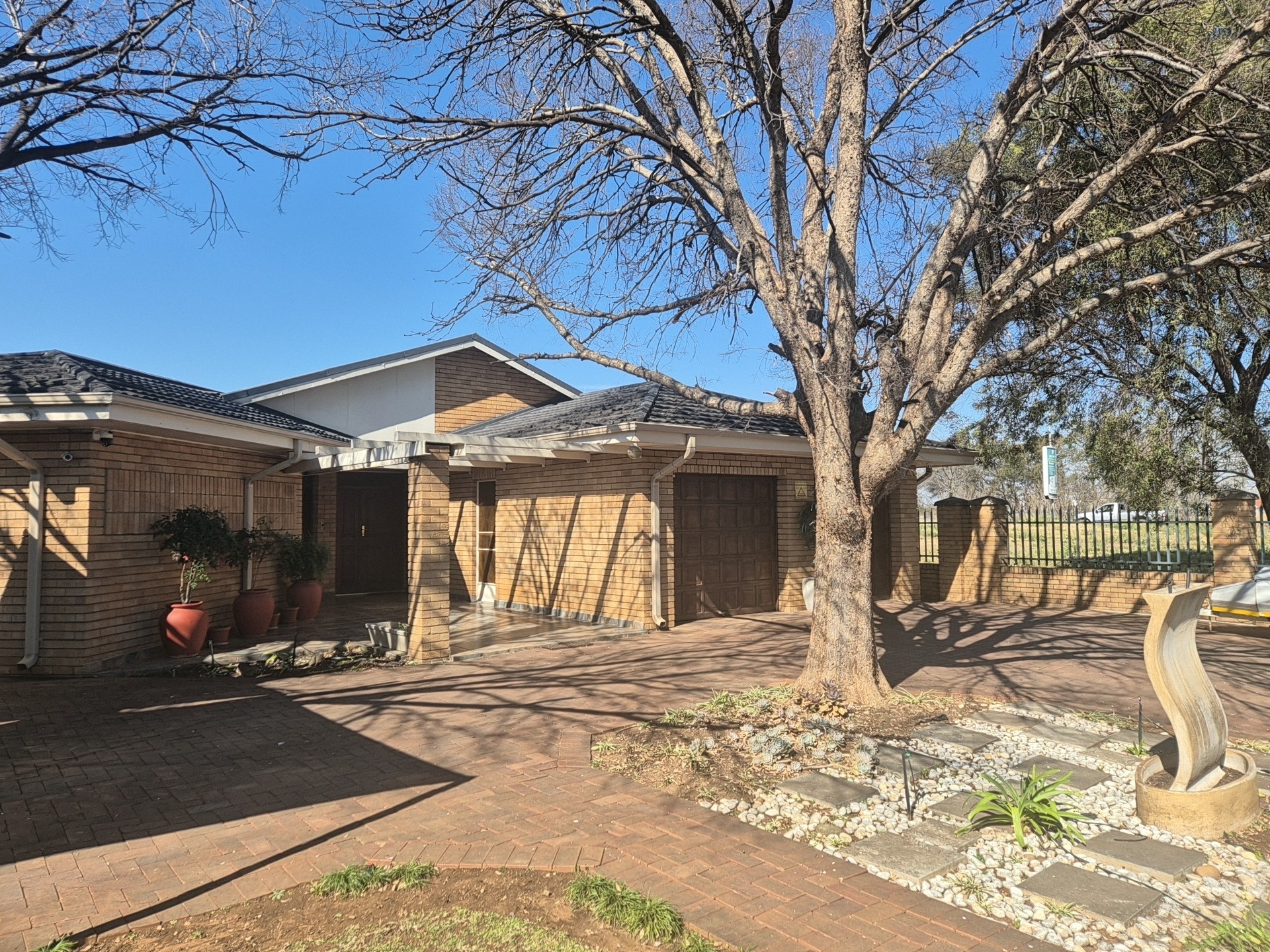 House for sale in Heilige Akker, Potchefstroom, North West, 514 m²